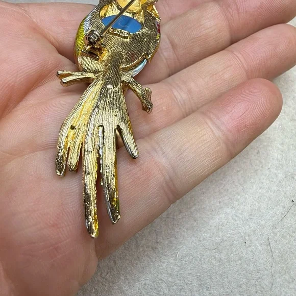 Vintage Cockatoo Brooch with Blue Gem signed ART - Picture 9 of 11